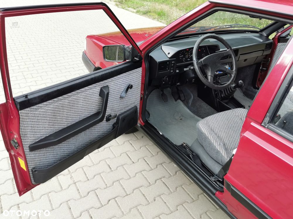 Polonez Caro - 33