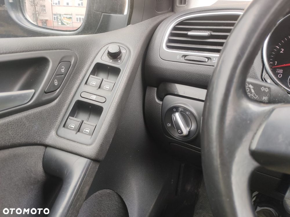 Volkswagen Golf - 11