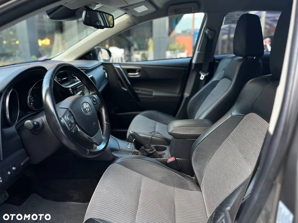Toyota Auris Hybrid 135 Active - 6
