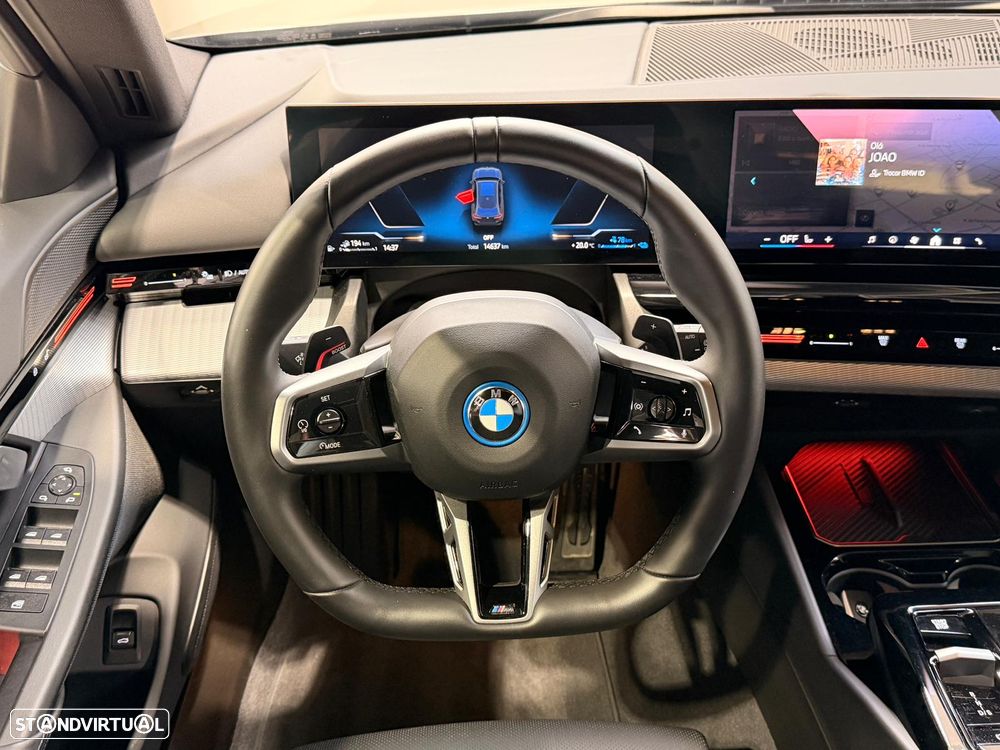 BMW 530 e Pack Desportivo M - 16