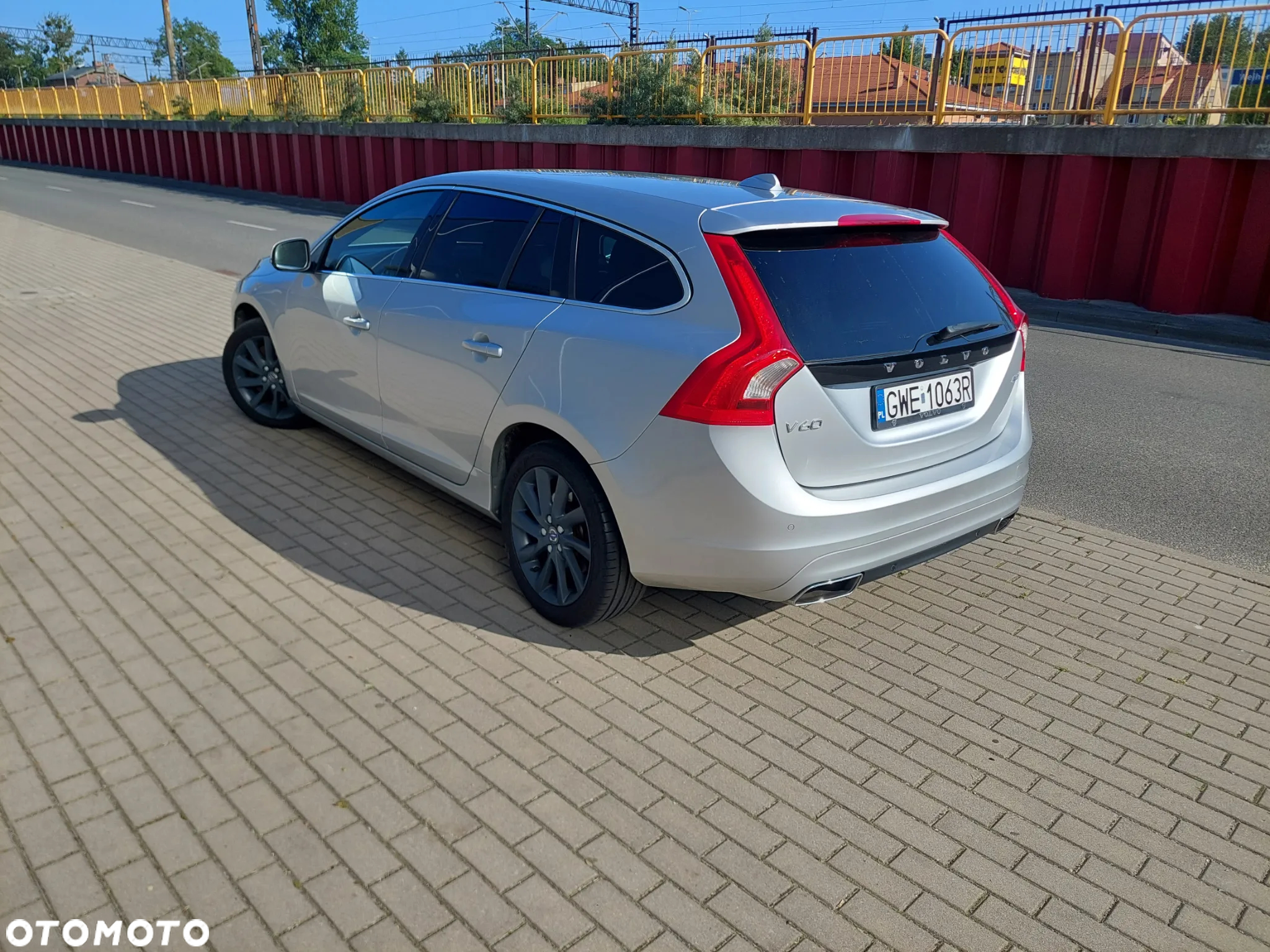 Volvo V60 D4 AWD Drive-E Summum - 3