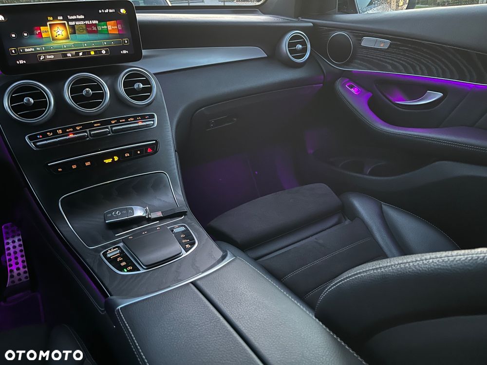 Mercedes-Benz GLC 220 d 4Matic 9G-TRONIC AMG Line - 20