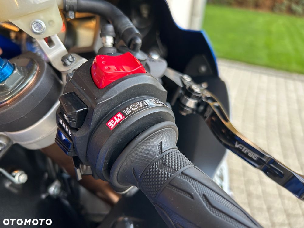 Suzuki GSX-R - 16