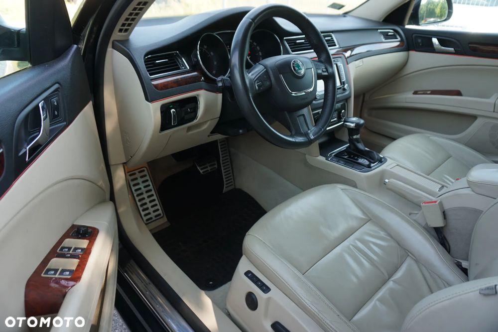 Skoda Superb 2.0 TSI L&K DSG - 8