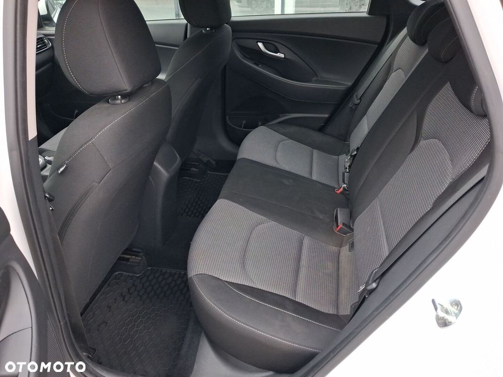 Hyundai i30 1.5 DPI Classic + - 14