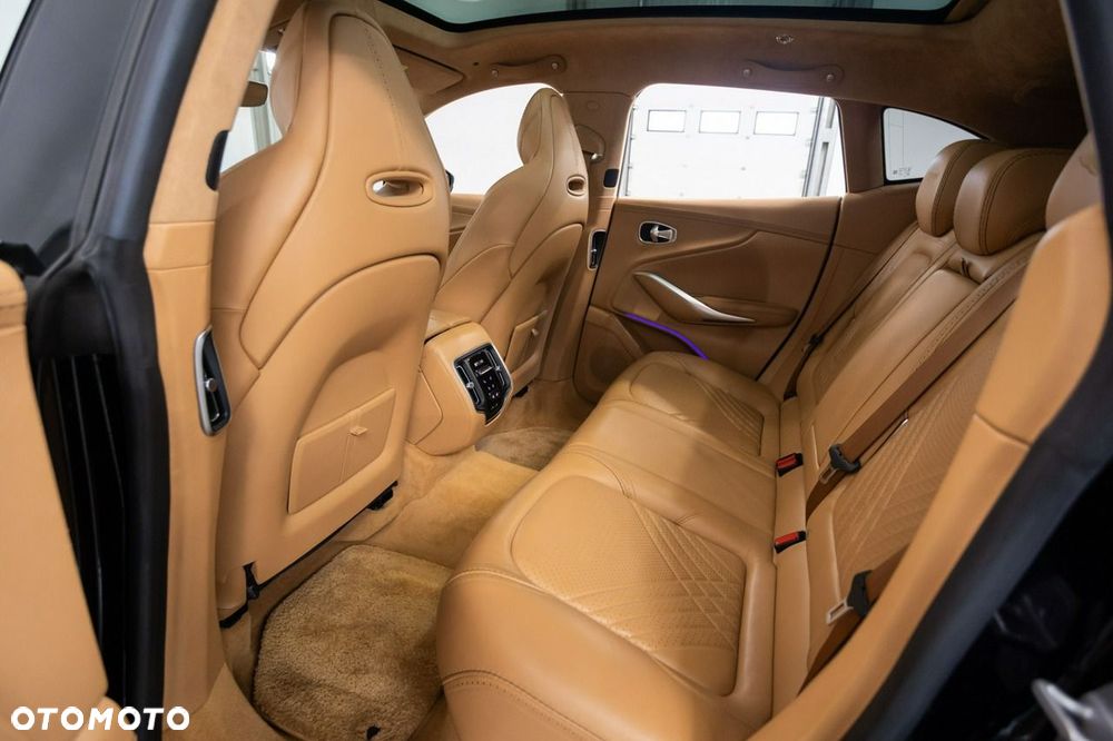 Aston Martin DBX Standard - 26