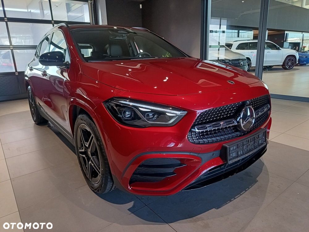 Mercedes-Benz GLA - 4