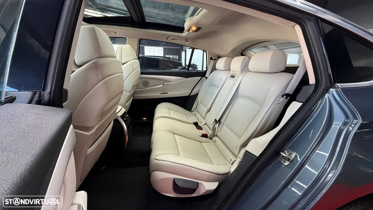 BMW 530 Gran Turismo d xDrive - 24