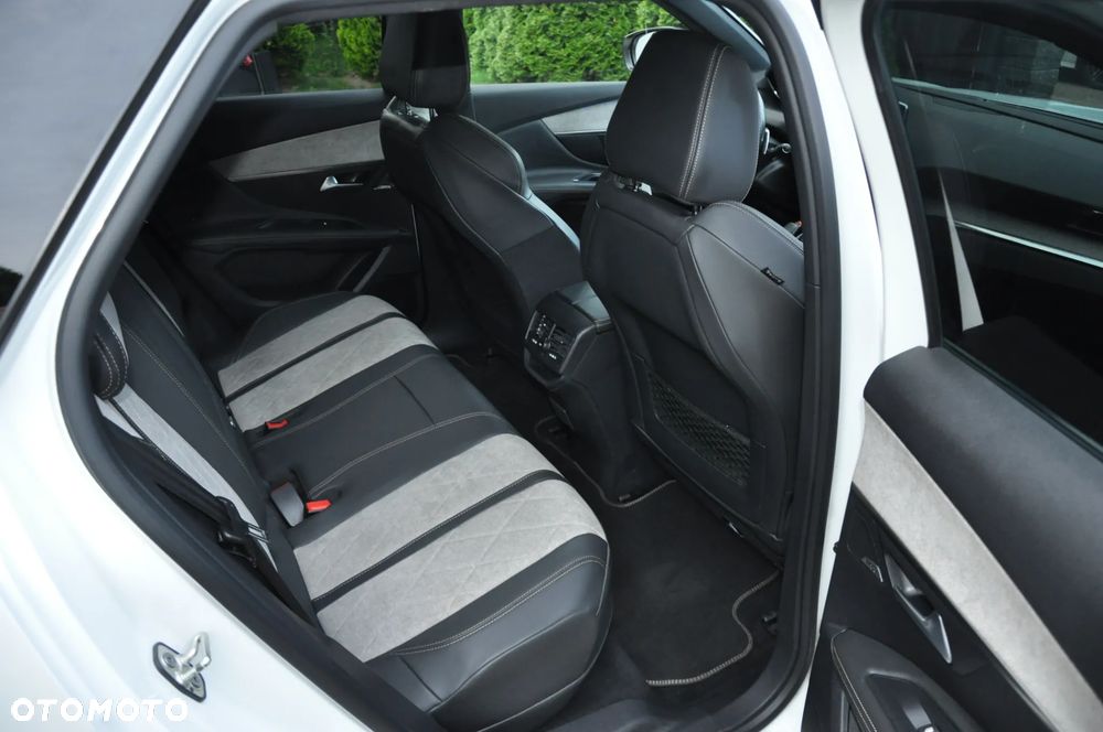Peugeot 3008 1.6 PureTech Hybrid PHEV Active Pack S&S EAT8 - 17
