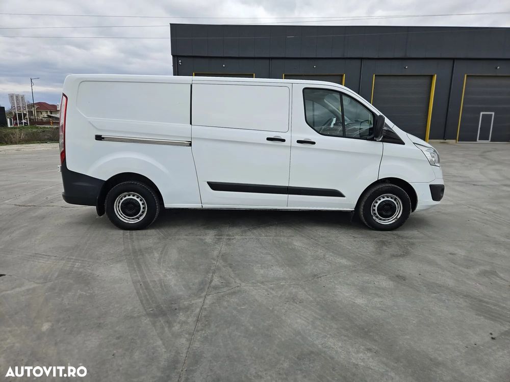 Ford TRANSIT CUSTOM - 3