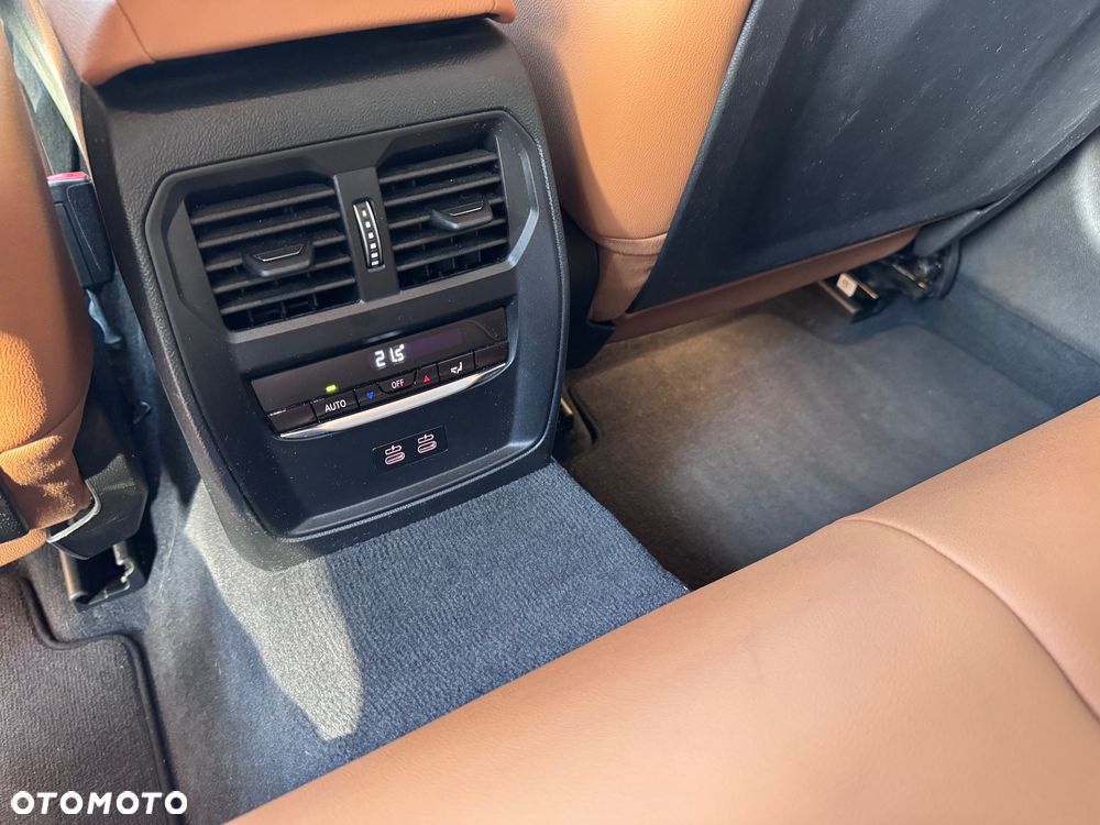BMW Seria 3 320d xDrive mHEV M Sport - 38