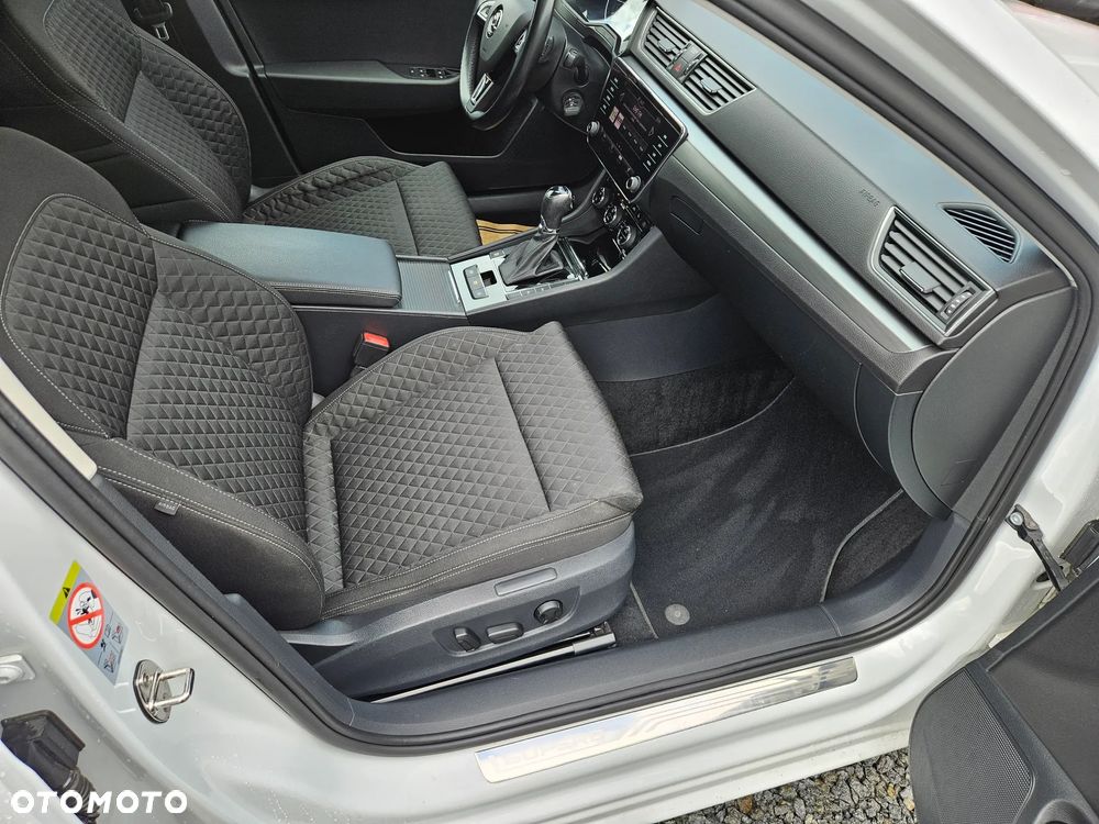 Skoda Superb 2.0 TDI DSG Premium Edition - 24