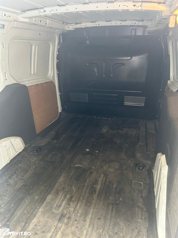 Ford Transit Connect - 9