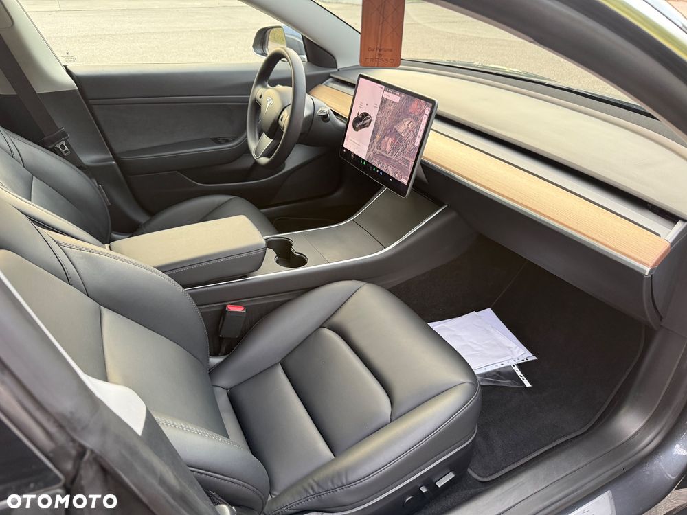 Tesla Model 3 Standard Range Plus - 14