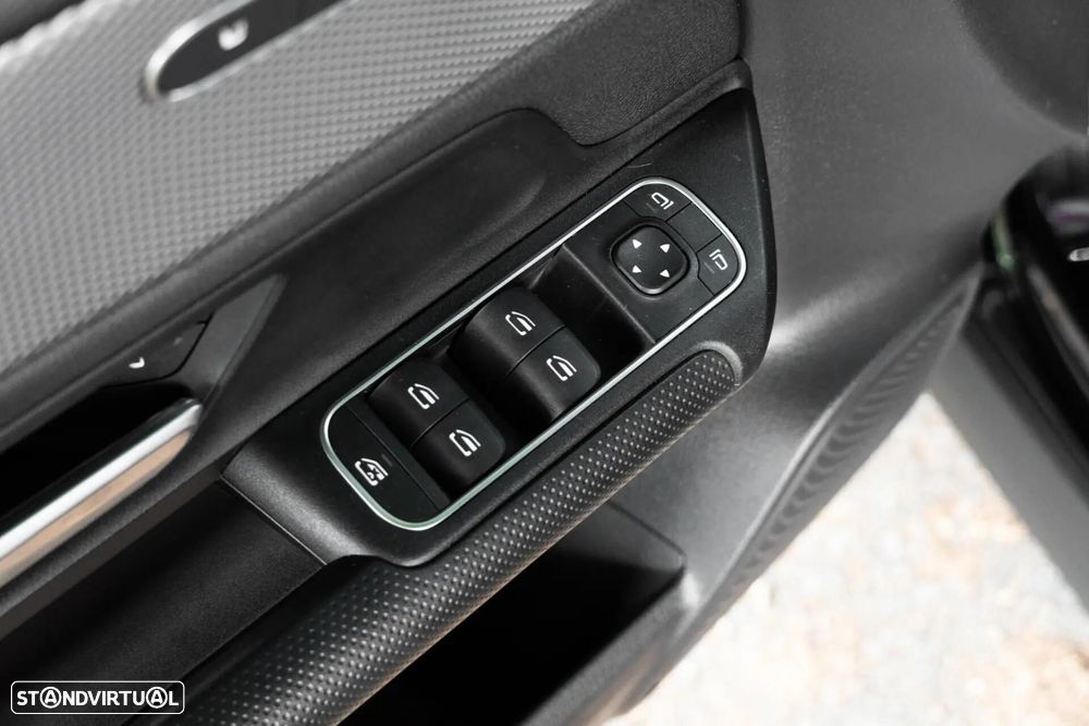 Mercedes-Benz GLA 180 7G-DCT Style - 52