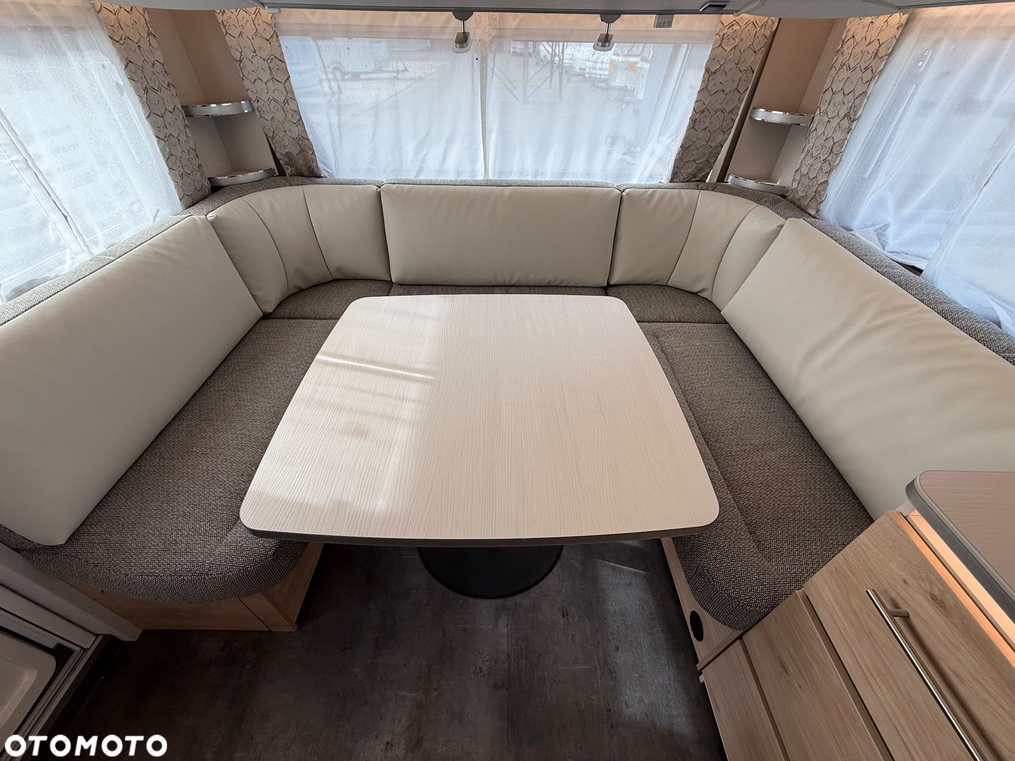 Dethleffs Nomad 730 FKR COMBI 6E Zimowa - 10
