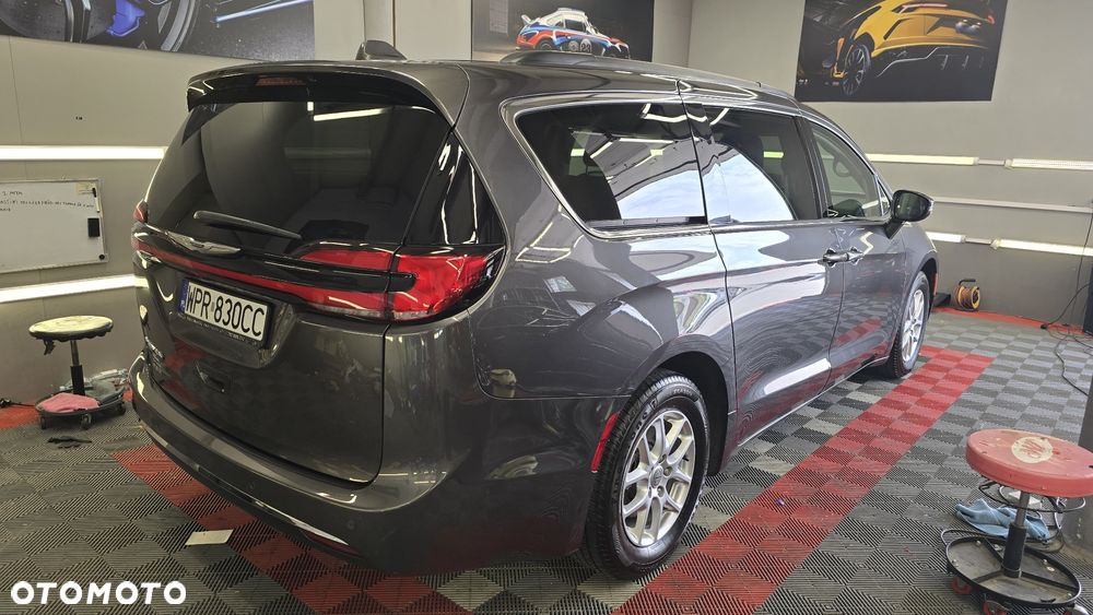 Chrysler Pacifica - 2