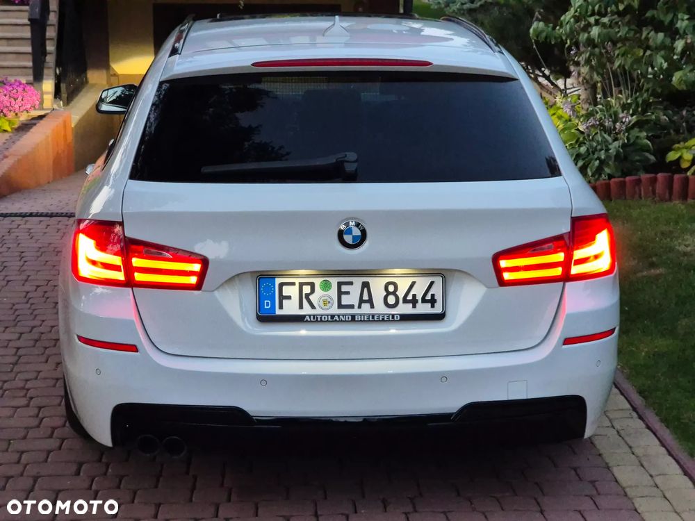 BMW Seria 5 525d xDrive - 33