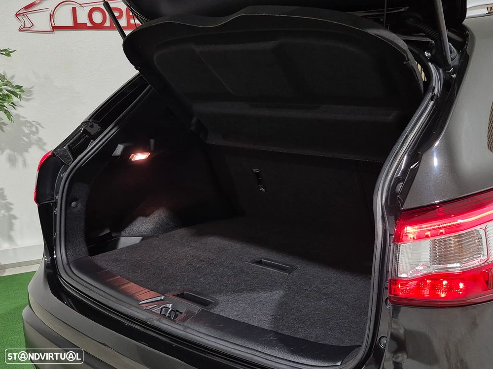 Nissan Qashqai 1.6 dCi Tekna Premium 17 Pele S P.Preta - 33