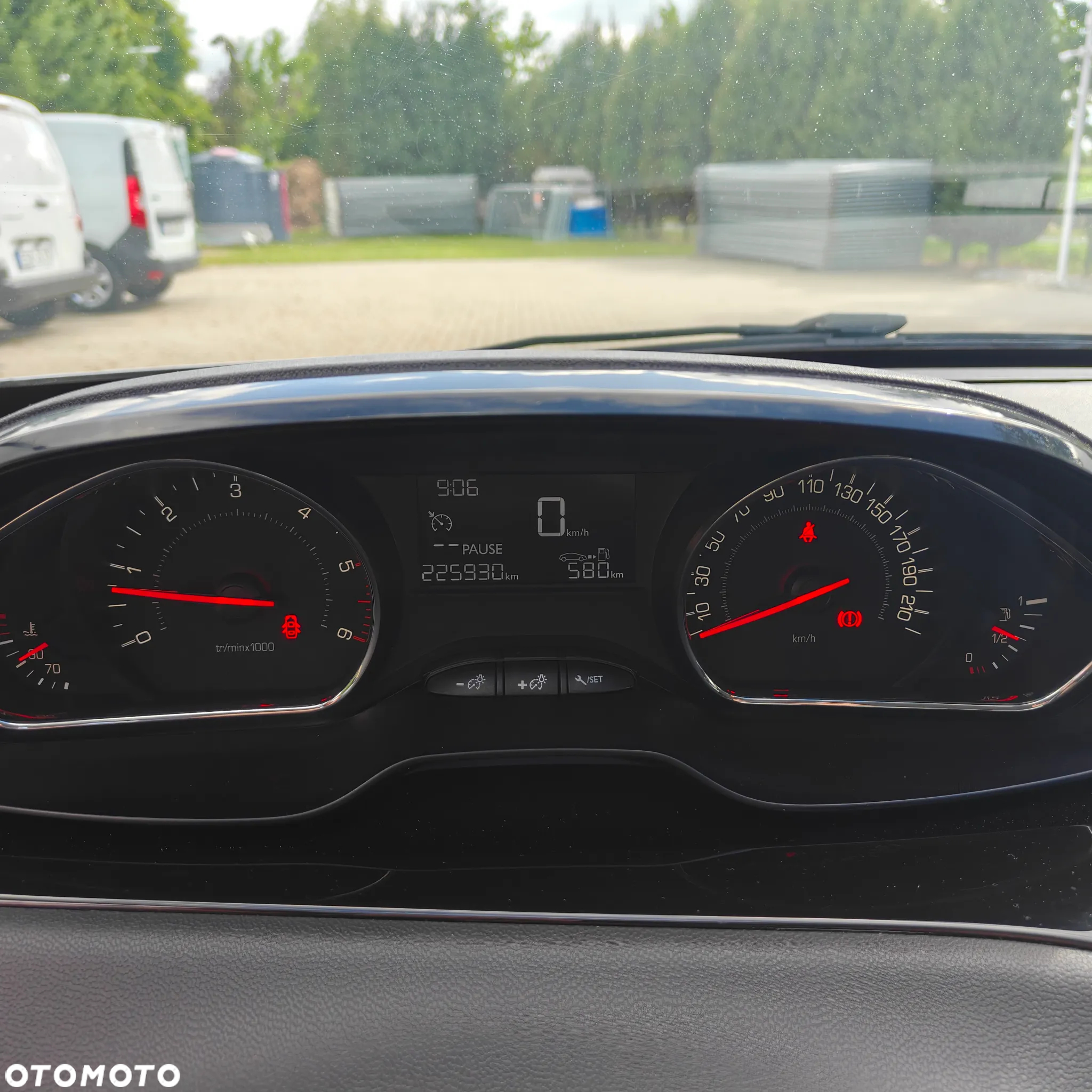 Peugeot 208 - 16