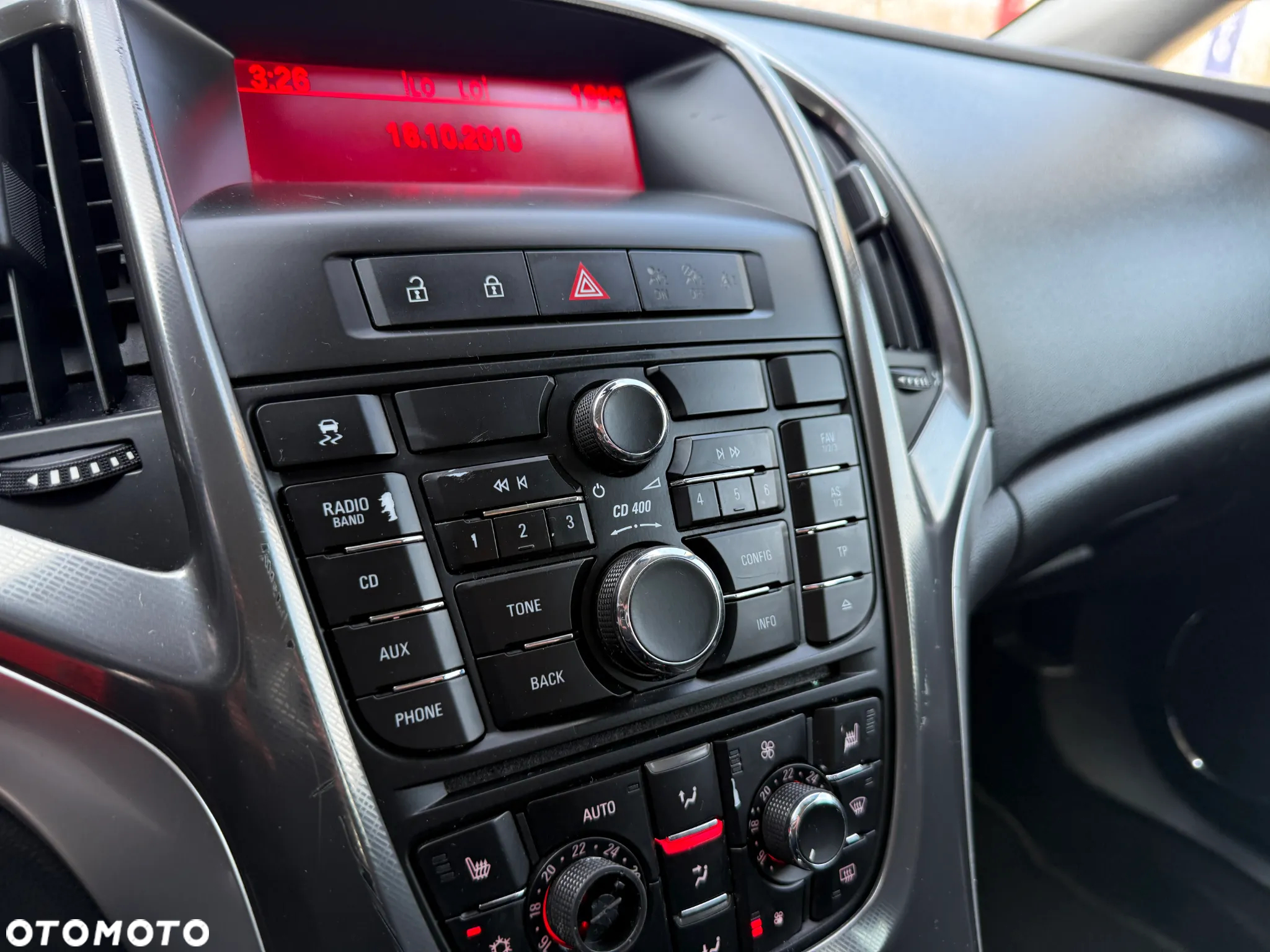 Opel Astra 1.4 EcoFLEX Cosmo - 28