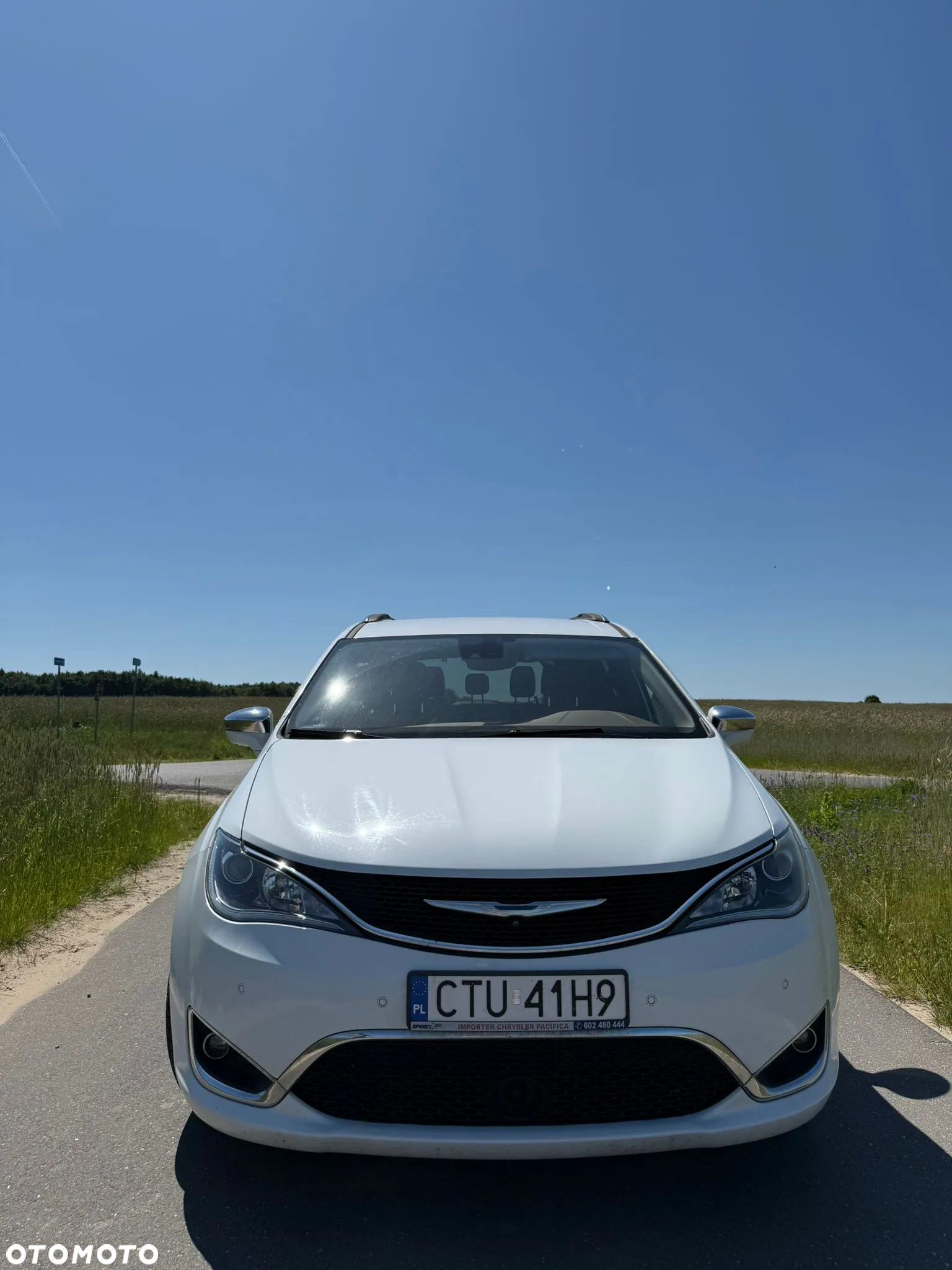 Chrysler Pacifica - 2