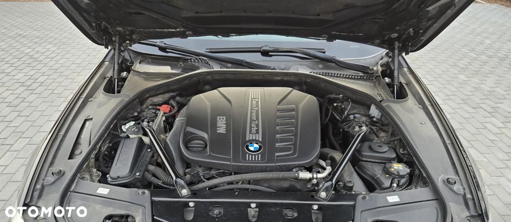 BMW Seria 5 535d - 32