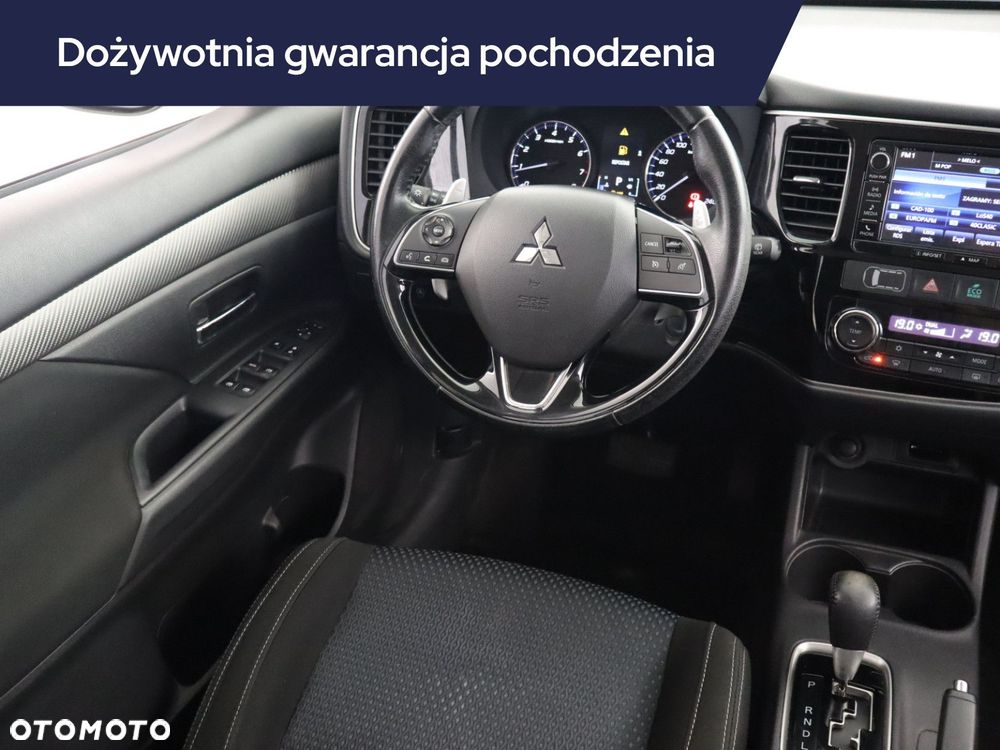 Mitsubishi Outlander - 9