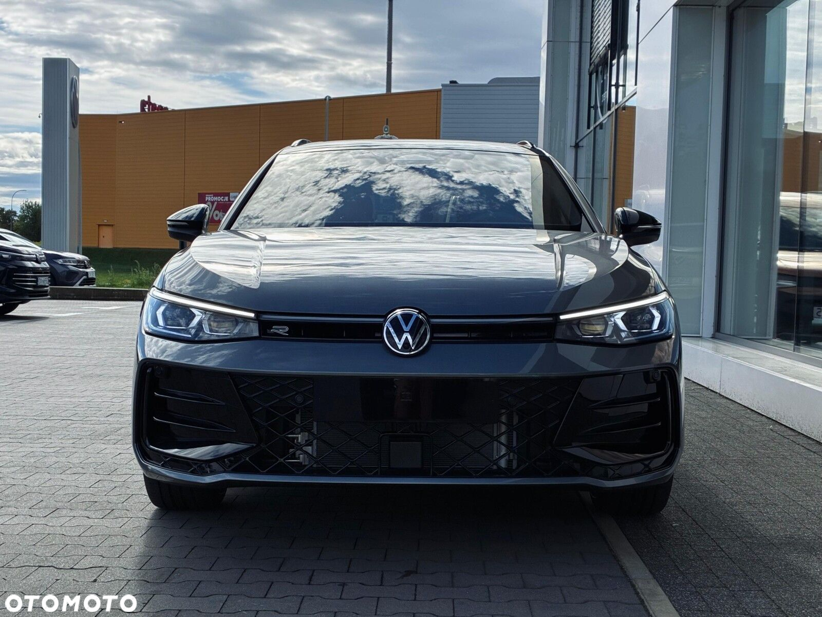 Volkswagen Passat - 11