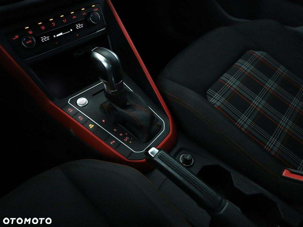 Volkswagen Polo 2.0 TSI DSG GTI - 33