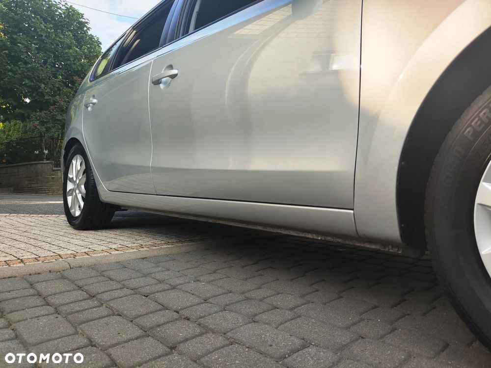 Hyundai i30 i30cw 2.0 Style - 24