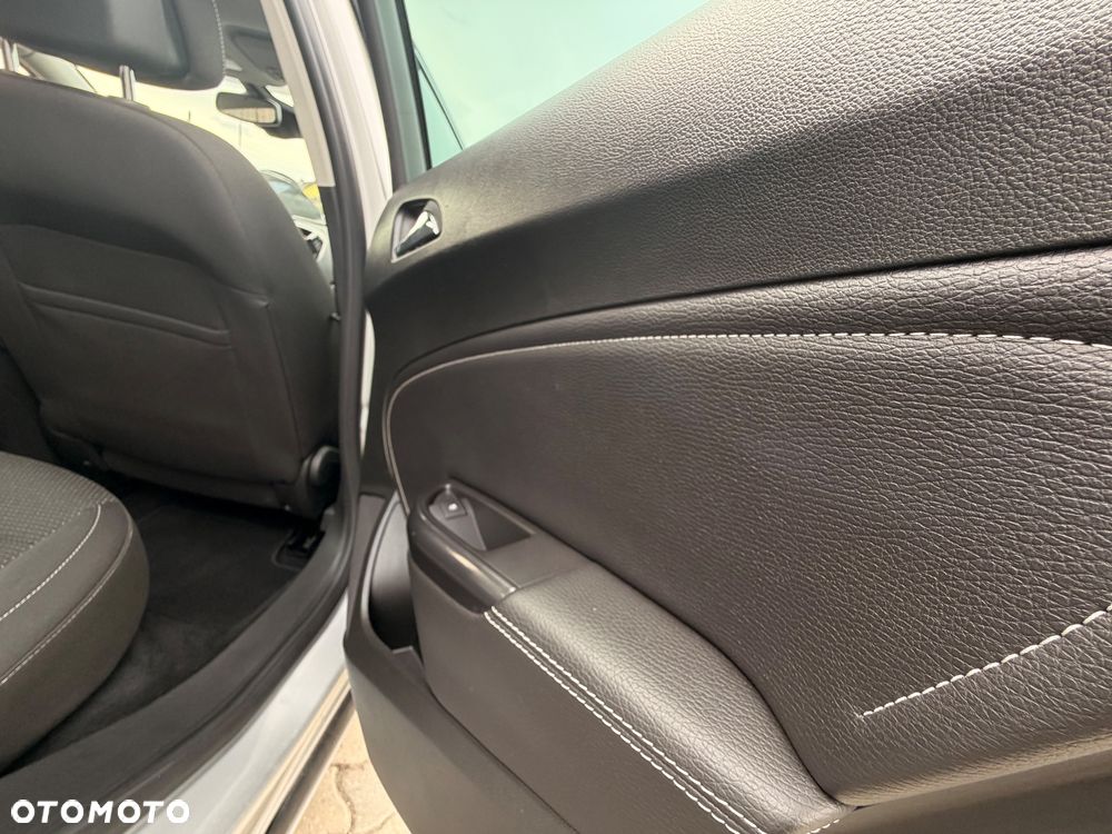 Opel Astra 2.0 CDTI DPF Innovation - 12