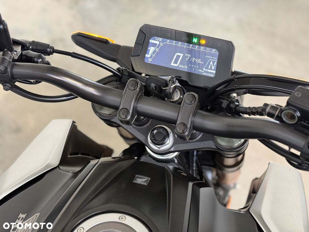 Honda CB - 21
