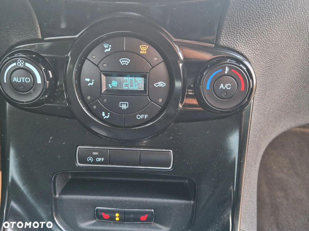 Ford Fiesta 1.0 EcoBoost Titanium - 23