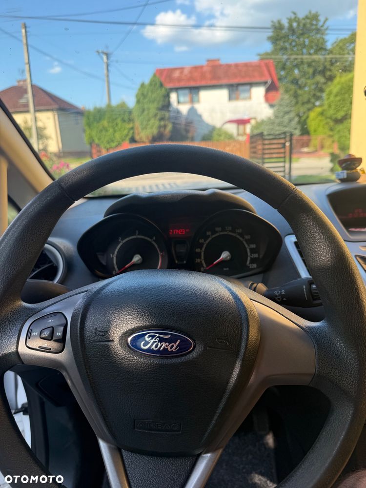 Ford Fiesta 1.6 TDCi Ghia - 8