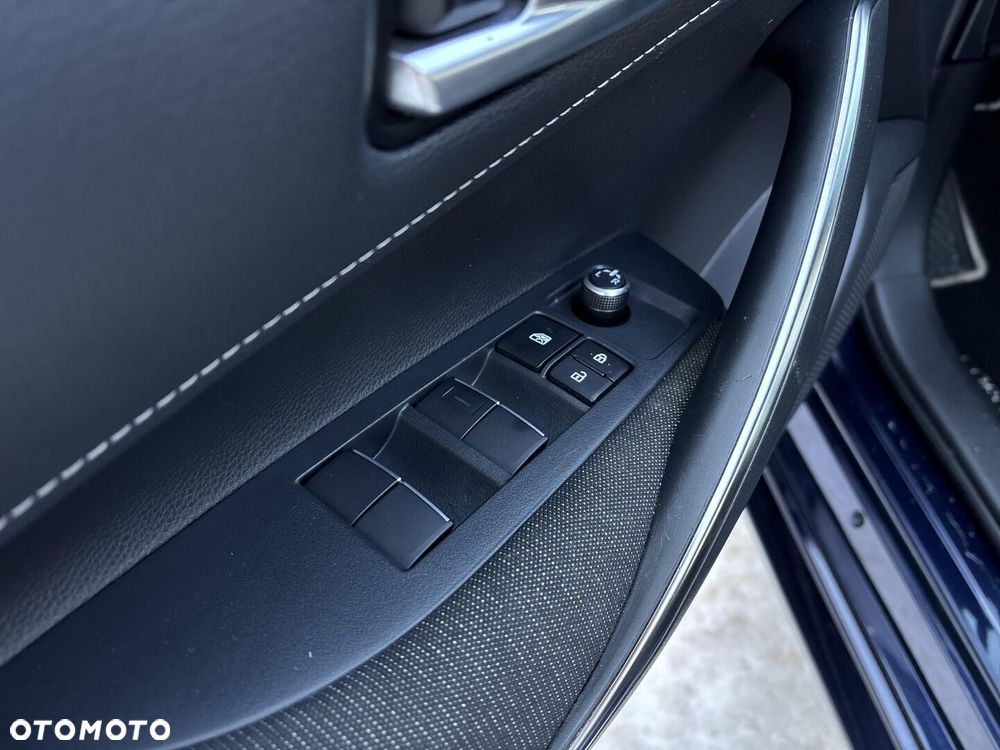 Toyota Corolla 1.8 Hybrid Comfort - 24