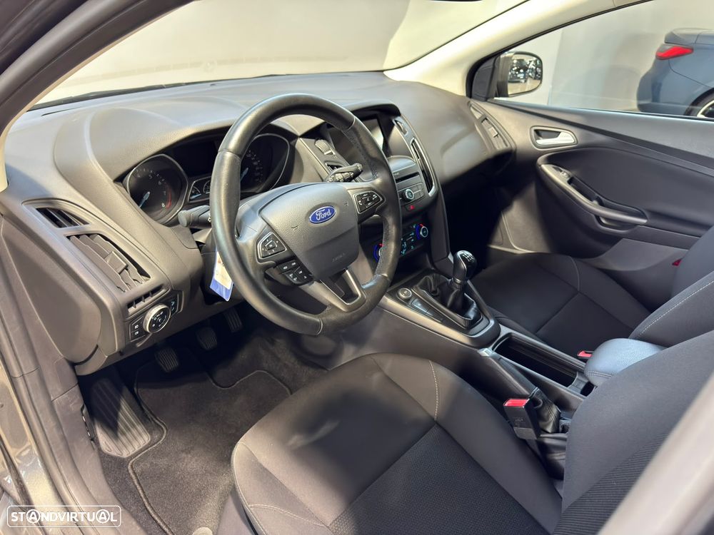 Ford Focus 1.0 EcoBoost Business - 11