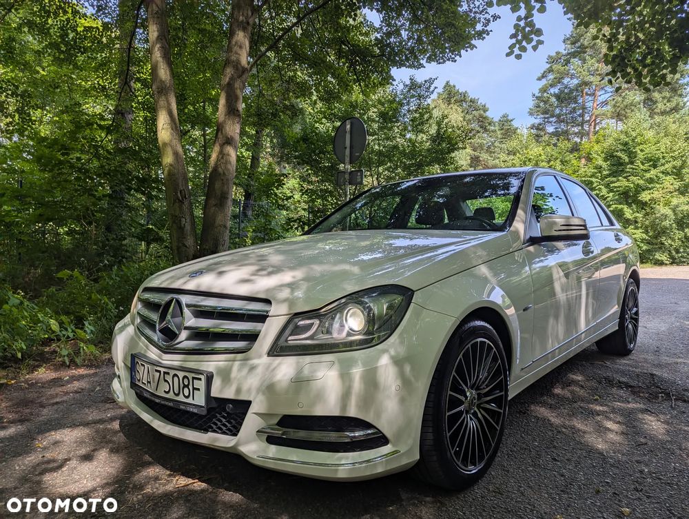 Mercedes-Benz Klasa C 200 CGI BlueEff Avantgarde - 10
