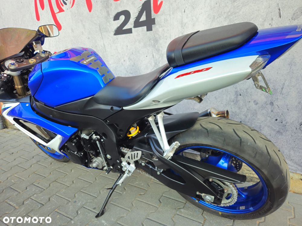 Suzuki GSX-R - 15