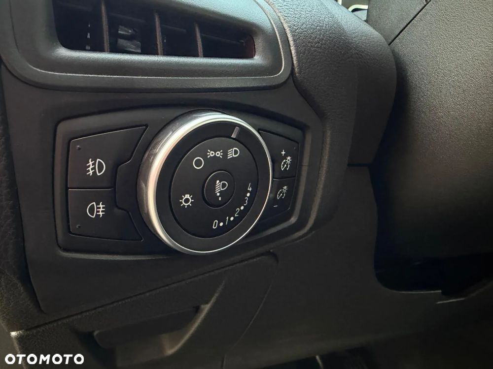 Ford Focus 1.0 EcoBoost Titanium - 25
