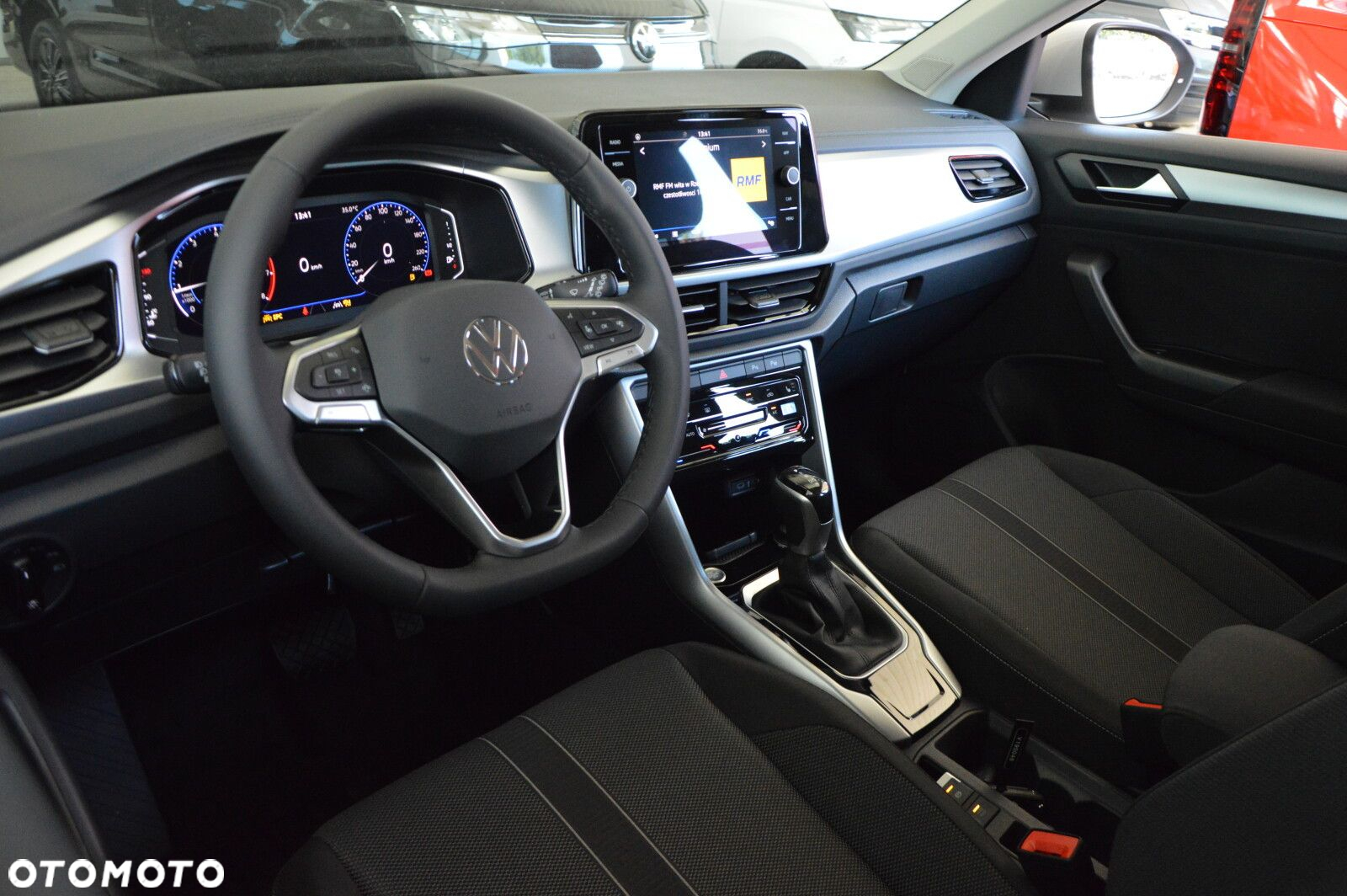 Volkswagen T-Roc - 11