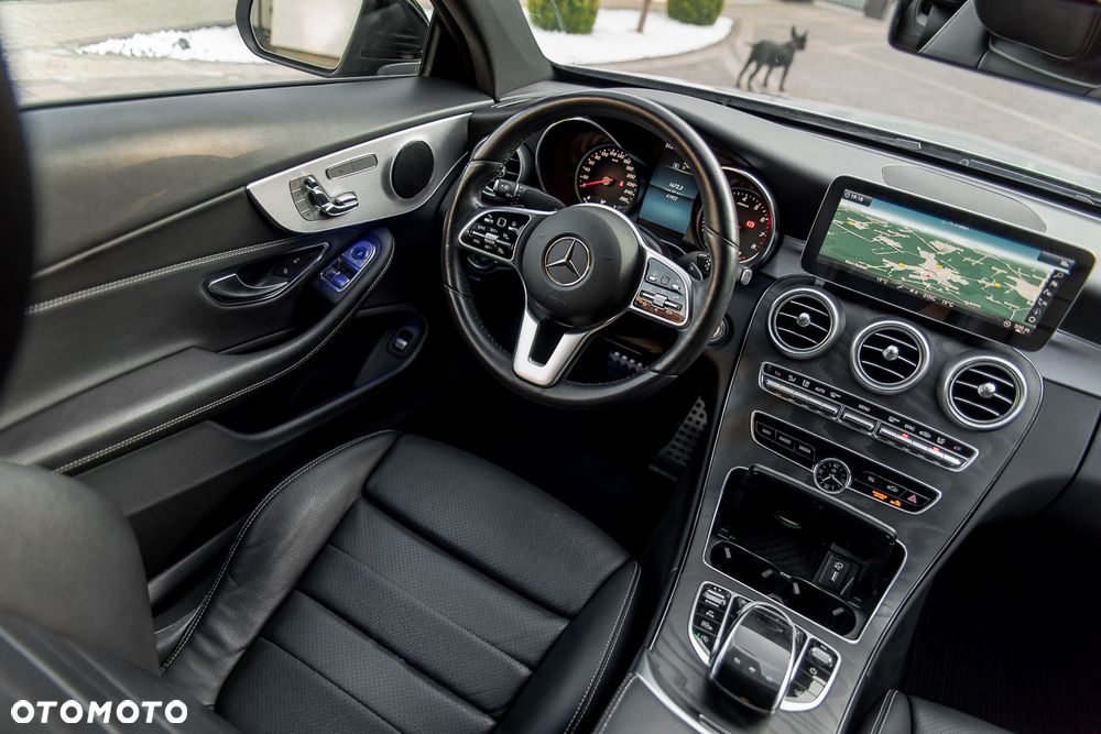 Mercedes-Benz Klasa C 300 9G-TRONIC - 30