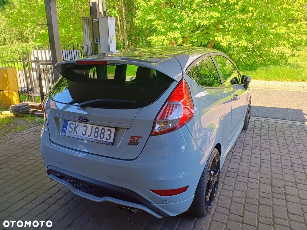 Ford Fiesta - 36