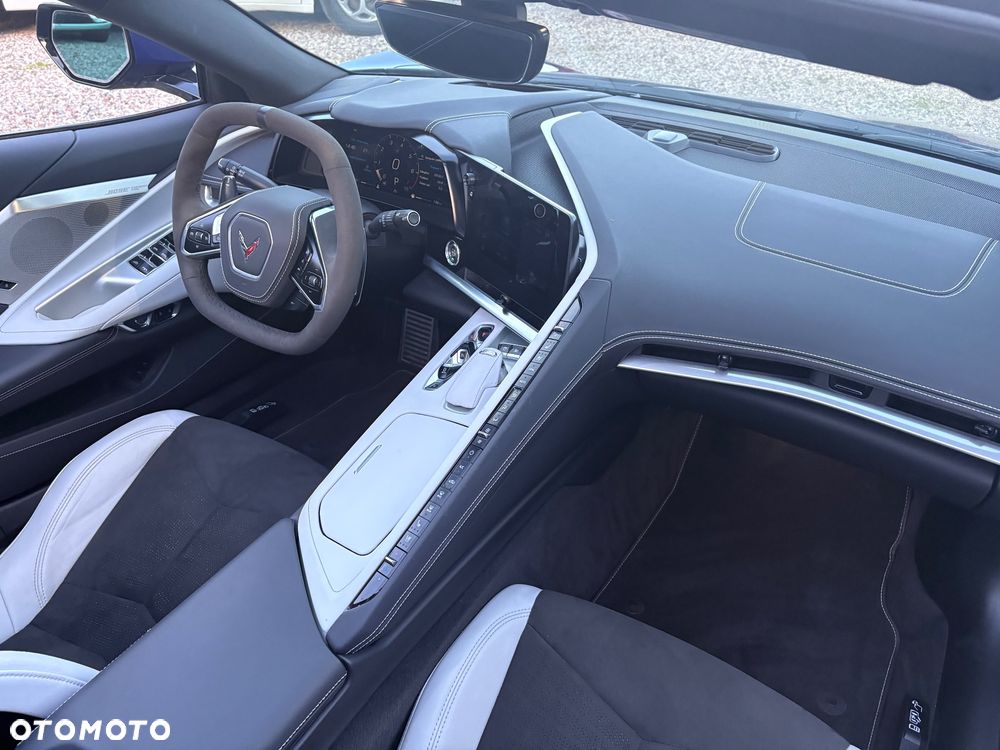 Chevrolet Corvette - 23