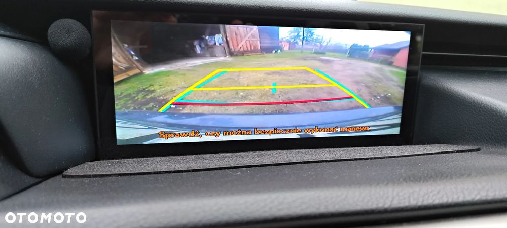 Lexus IS 300h Black - 11