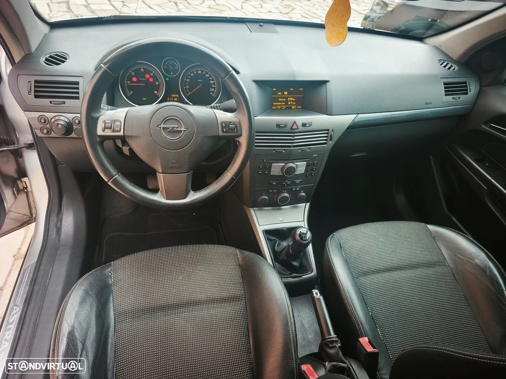 Opel Astra Caravan 1.9 CDTi Cosmo - 18