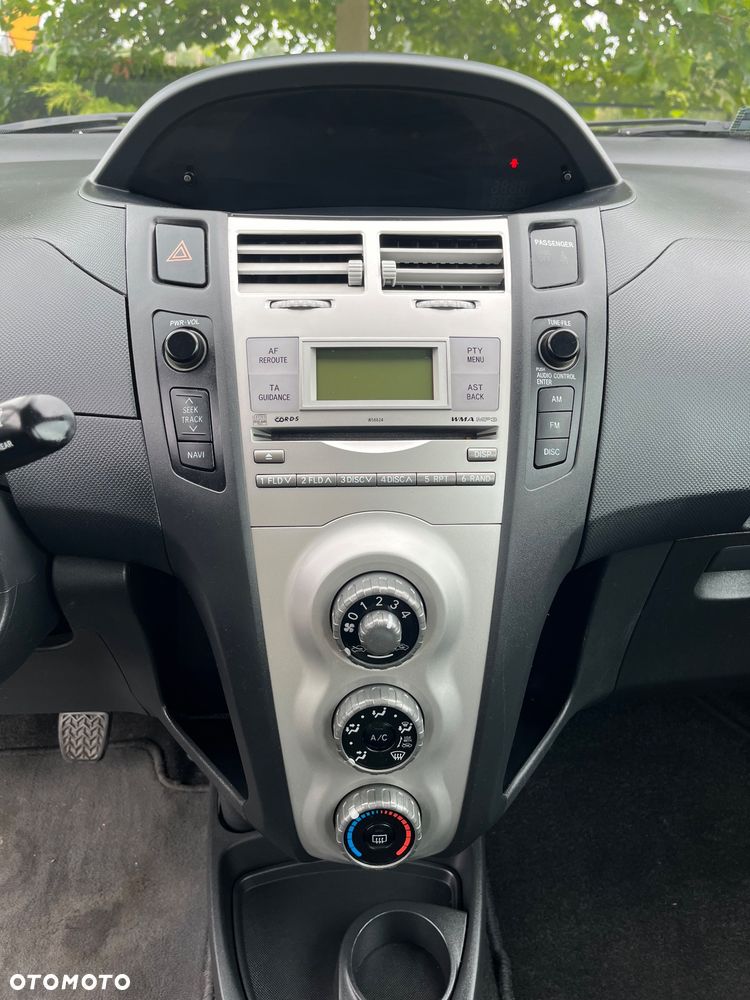 Toyota Yaris 1.3 Sol - 10