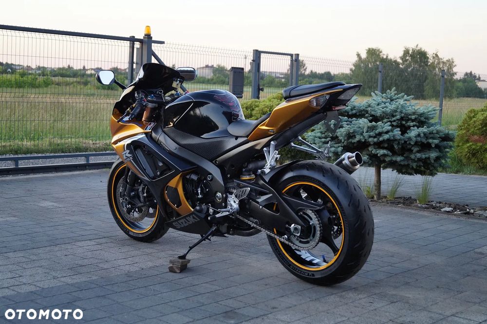 Suzuki GSX-R - 8