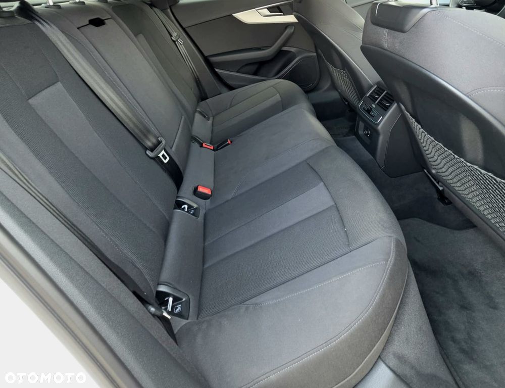 Audi A4 Limousine 35 TFSI mHEV S Line S tronic - 8