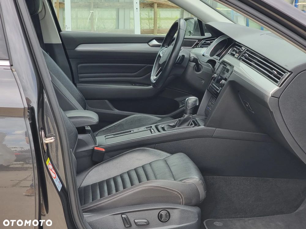 Volkswagen Passat 2.0 TSI Business DSG - 23